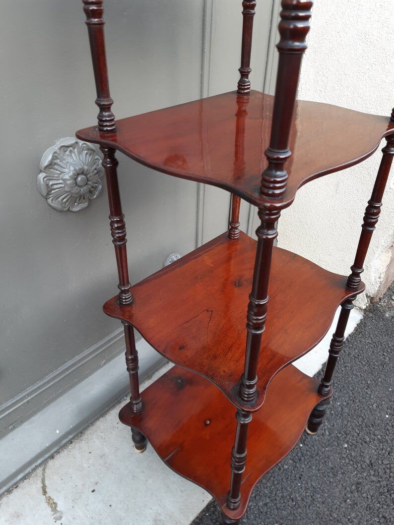 Napoleoin III Shelf