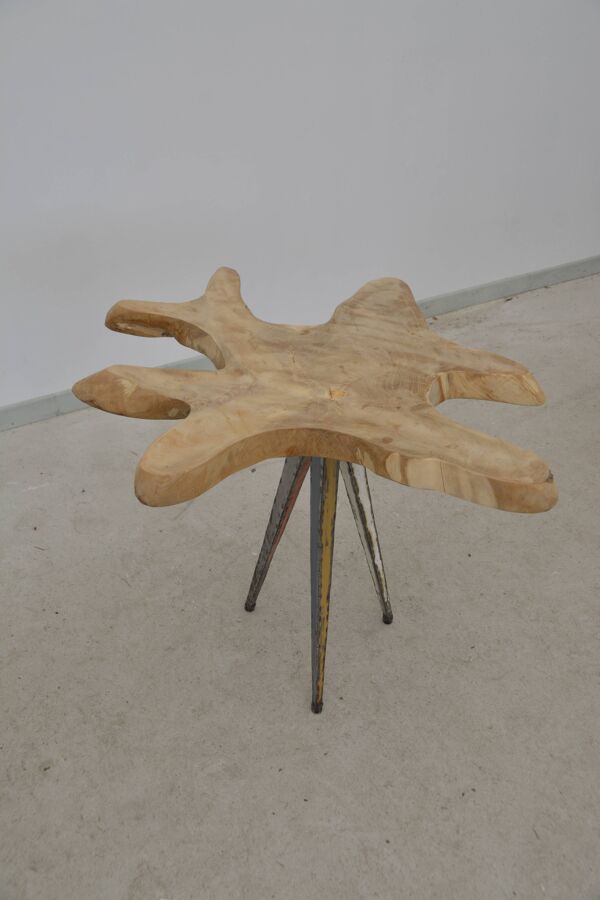 Table fleur tripode en teck