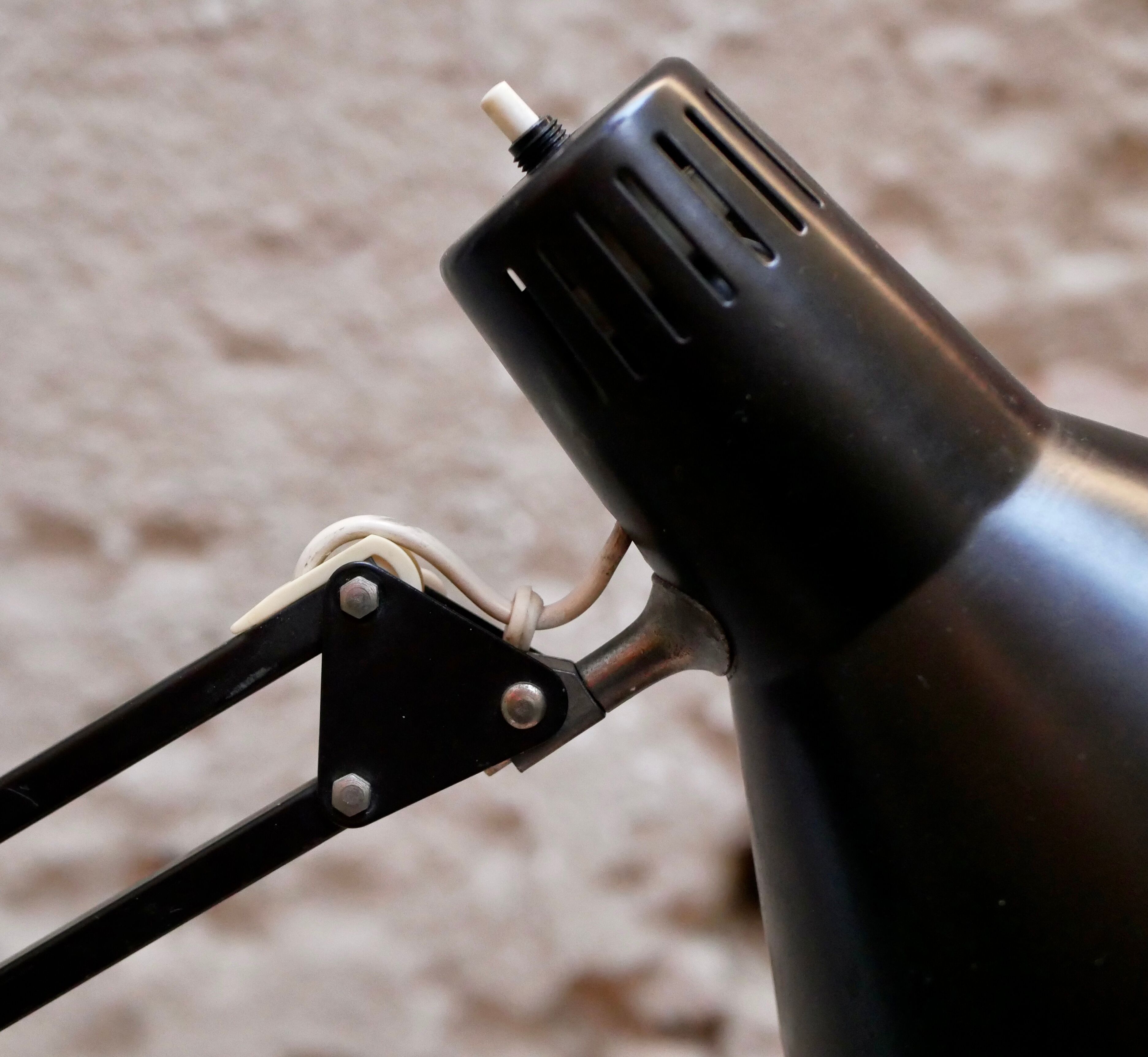 Black twist articulated lamp