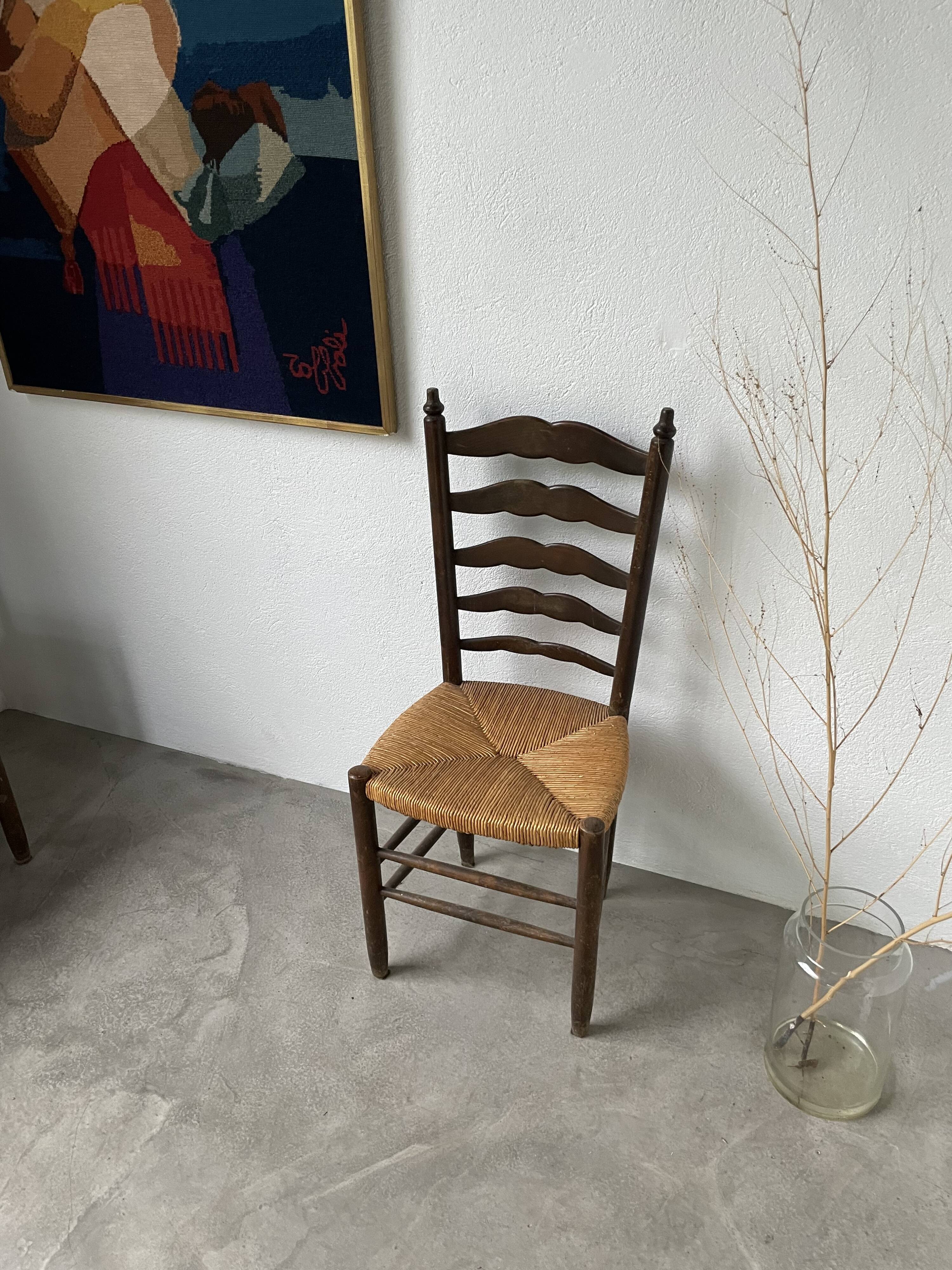 Trio rustic chairs in oak straw