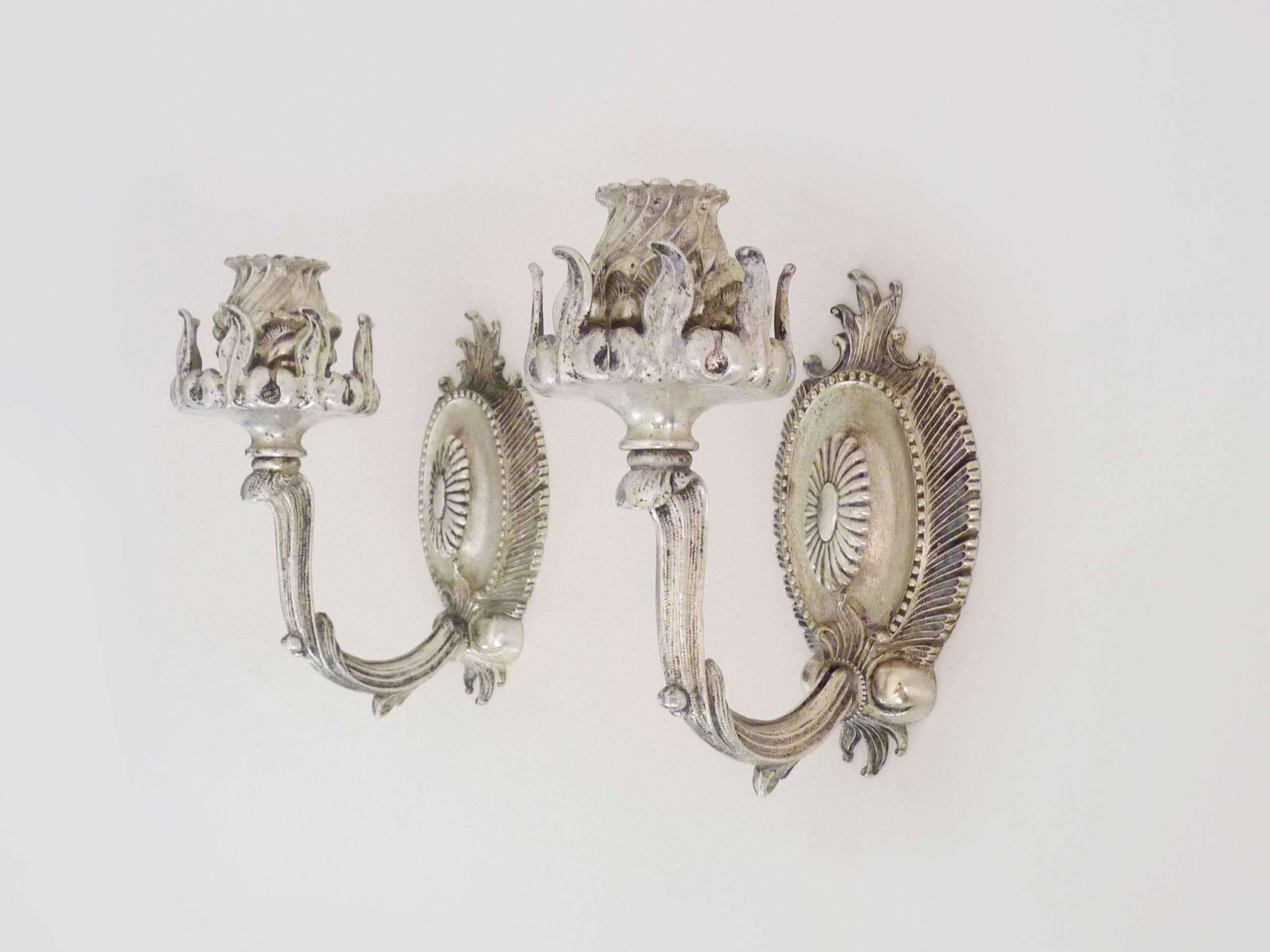 Pair of Art Deco wall lights from the 1940s designed by Bruno Chiarini