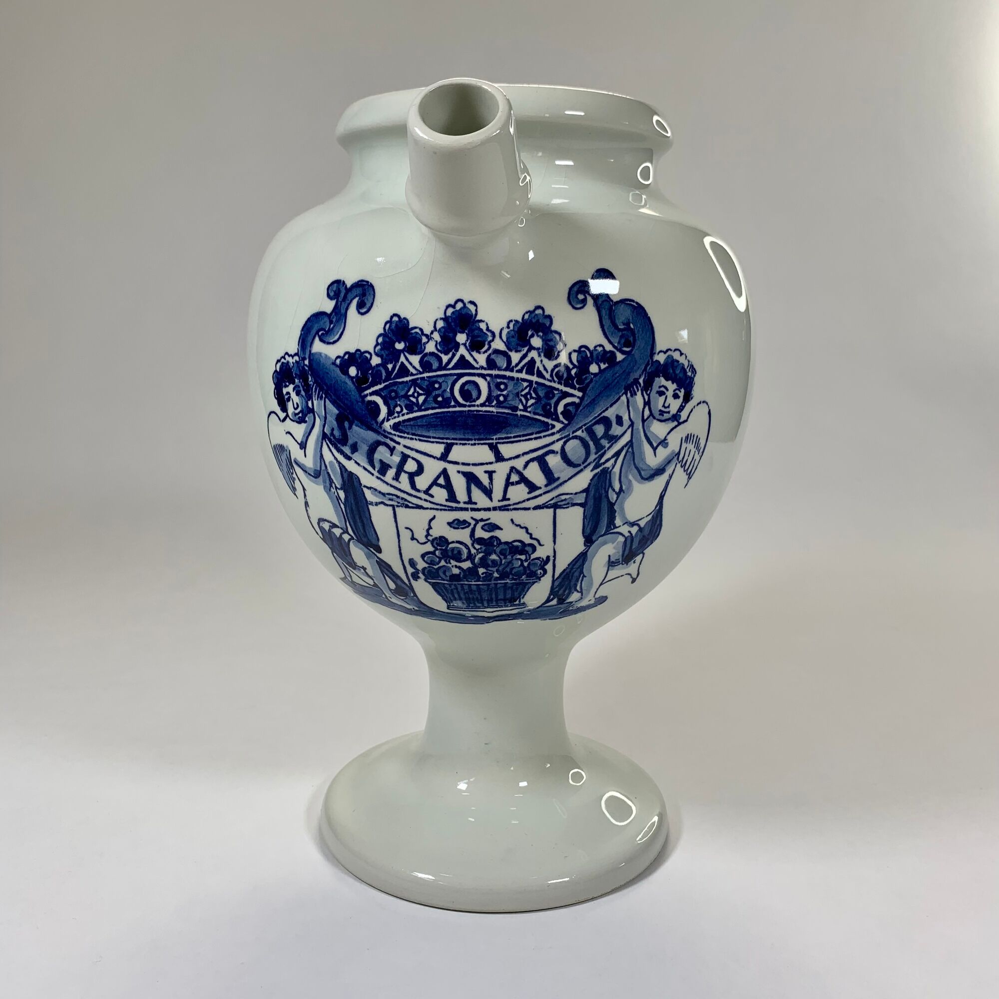 Apothecary pot, pouring model, Delft earthenware pharmacy hand-painted blue décor