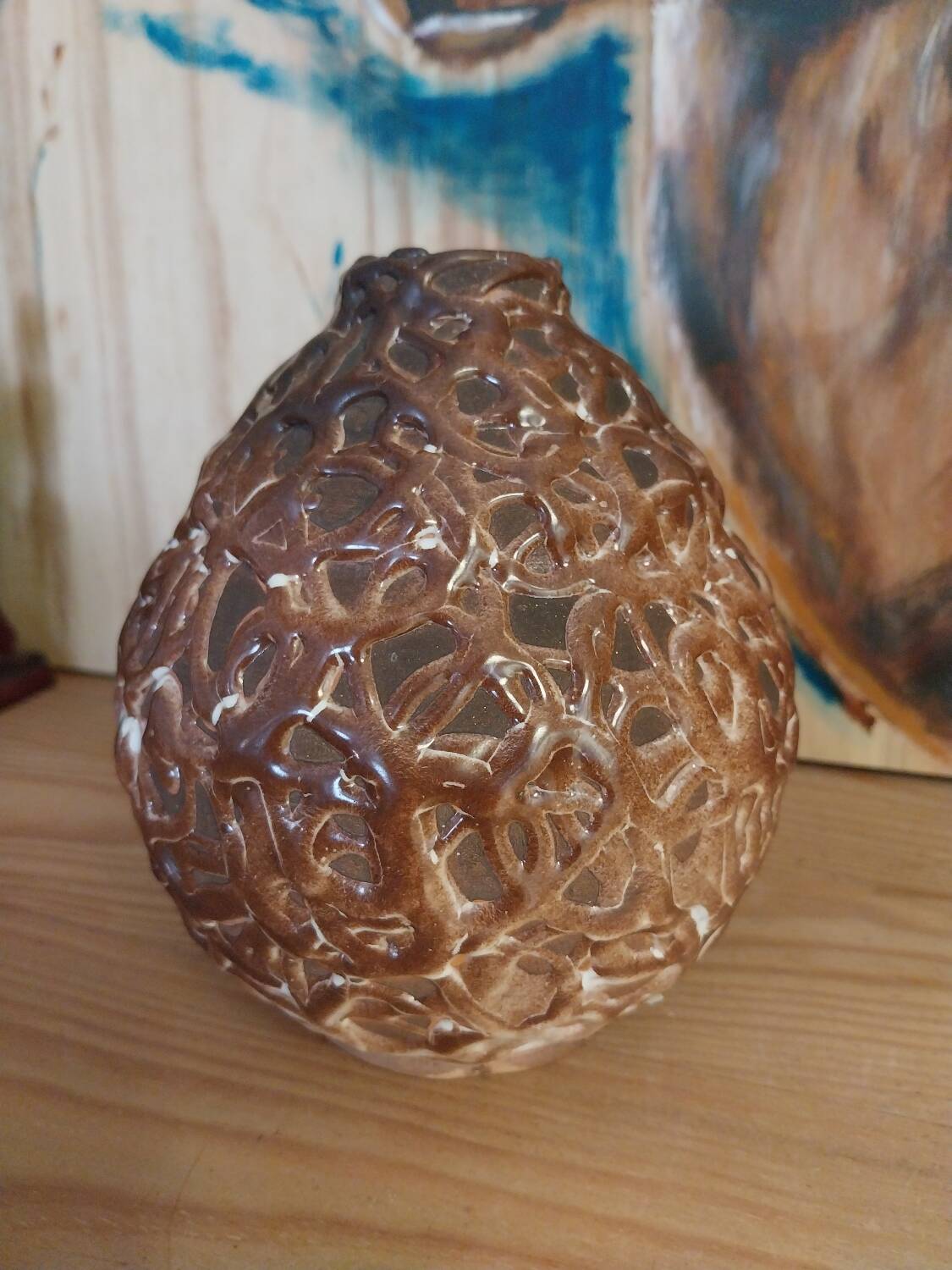 Ovoid vase with a narrow, crimped neck La Charentaise