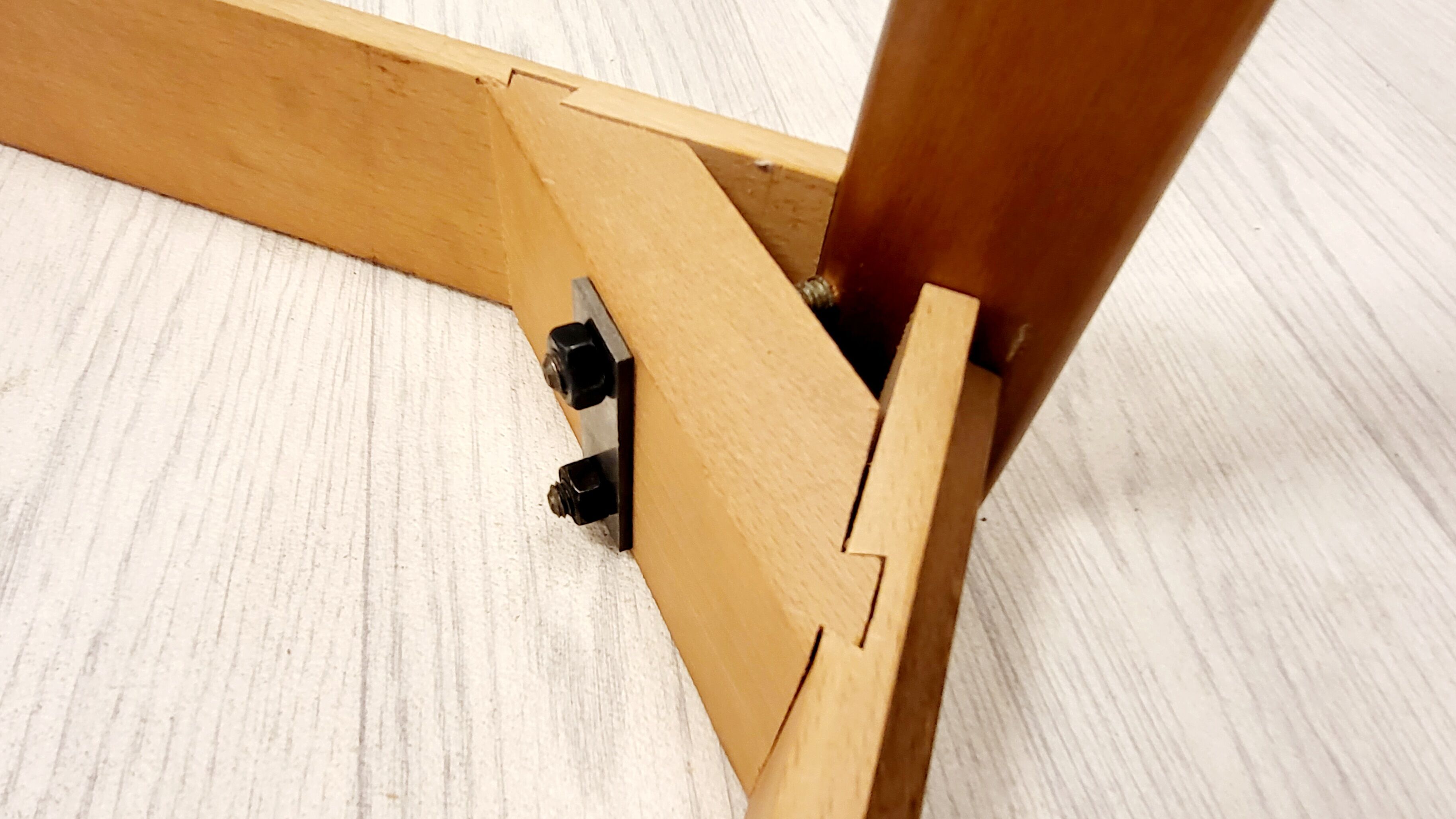 Extendable table to 200 cm