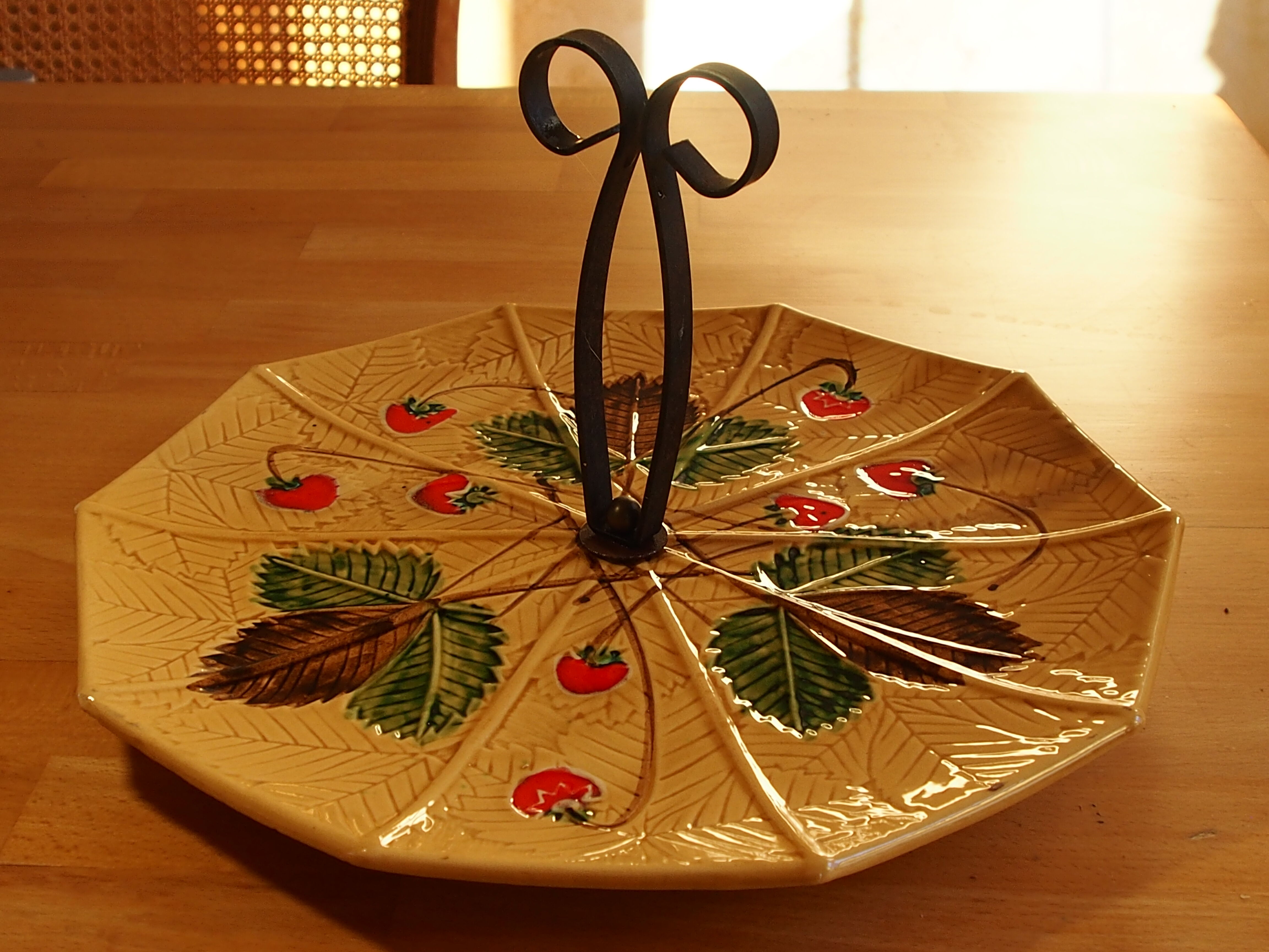 Froamge tray signed Le Poët-Laval