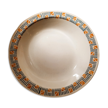 Plat rétro en faïence
