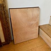 Vitrine en bois et velours noir