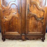 Magnifique armoire époque Louis XV en noyer massif vers 1750