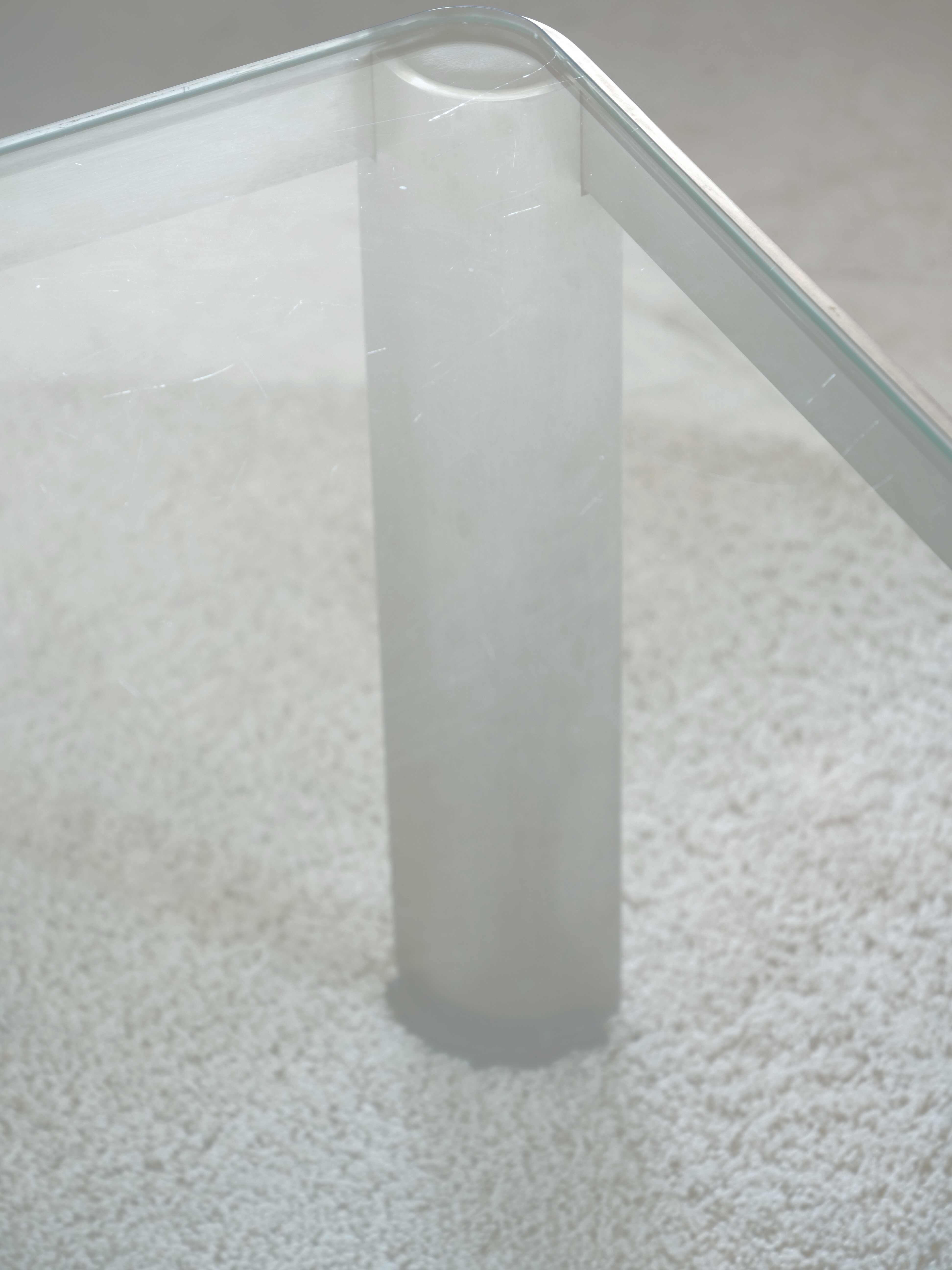 Coffee table model t113 by Osvaldo Borsani for Tecno 1975