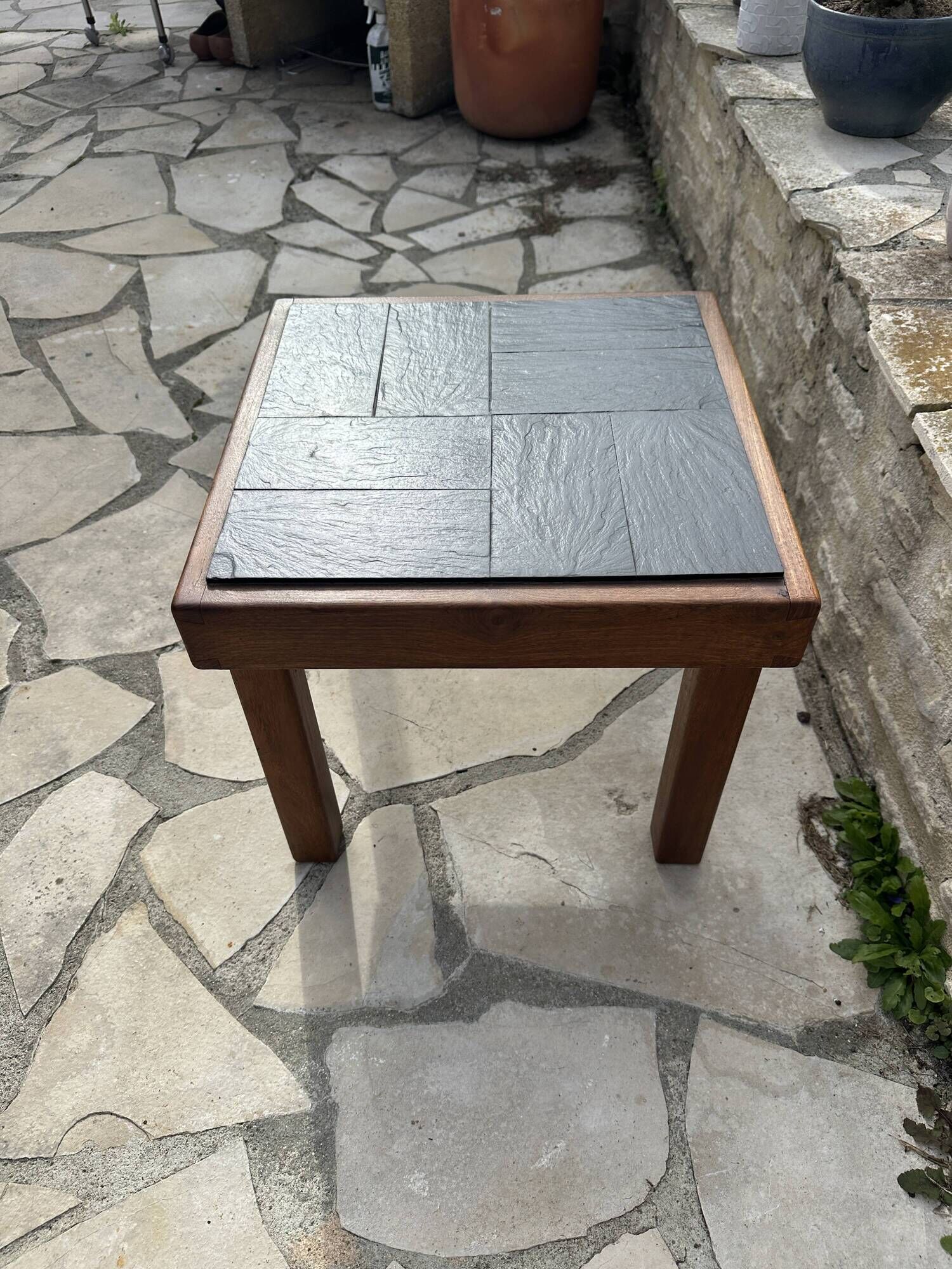 Vintage coffee table house regain