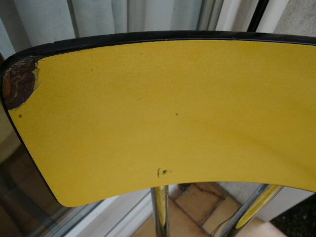 3 chaises en formica jaune canari
