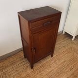 Meuble d’appoint parisien