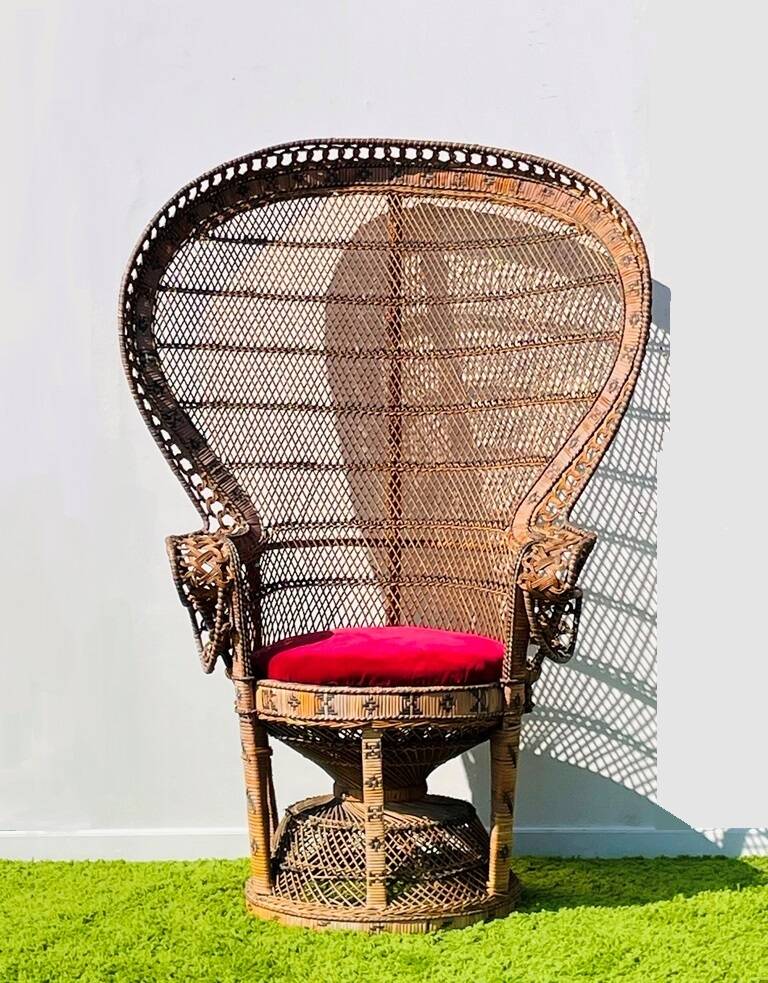 Fauteuil ' paon ' Emmanuelle XL. Vintage 70s