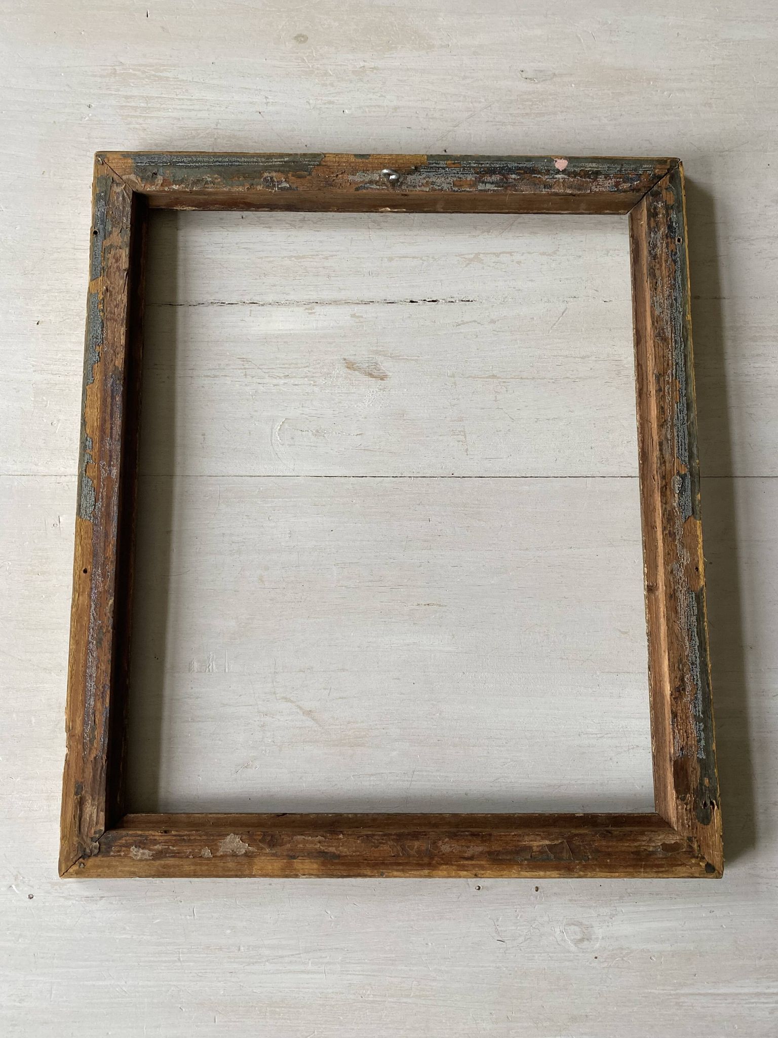 Wooden frame and gilded and carved stucco of the nineteenth century