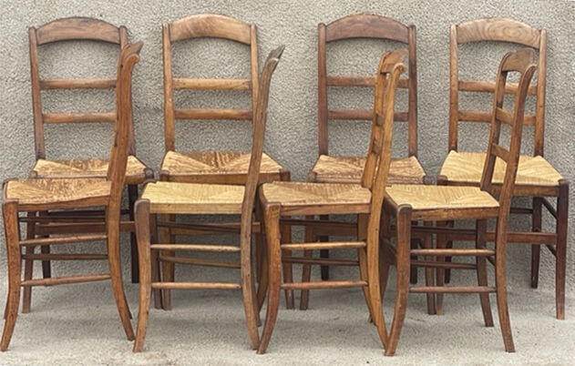 Suite of 8 mulched chairs