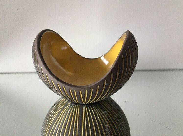 Hjjordis Oldfors stoneware bowl