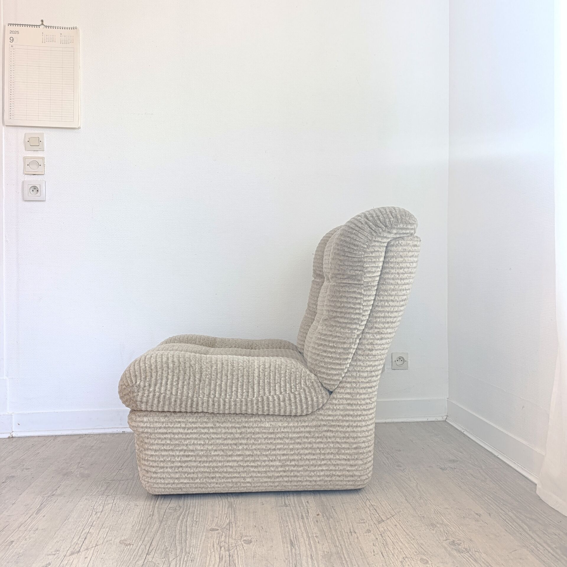 Vintage 1970 beige wool armchair