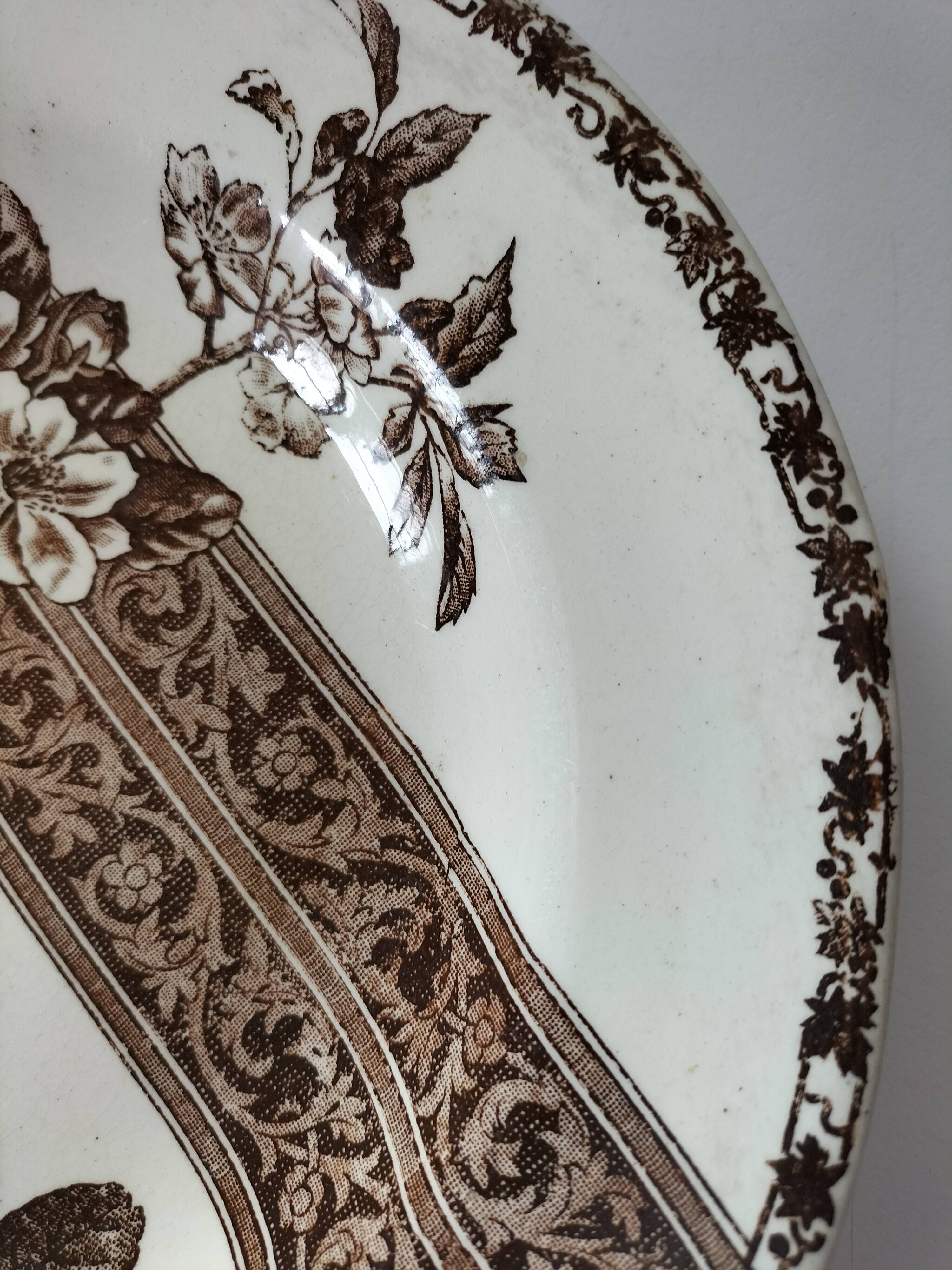 Antique plate with brown floral decoration, Grand dépôt E. Bourgeois