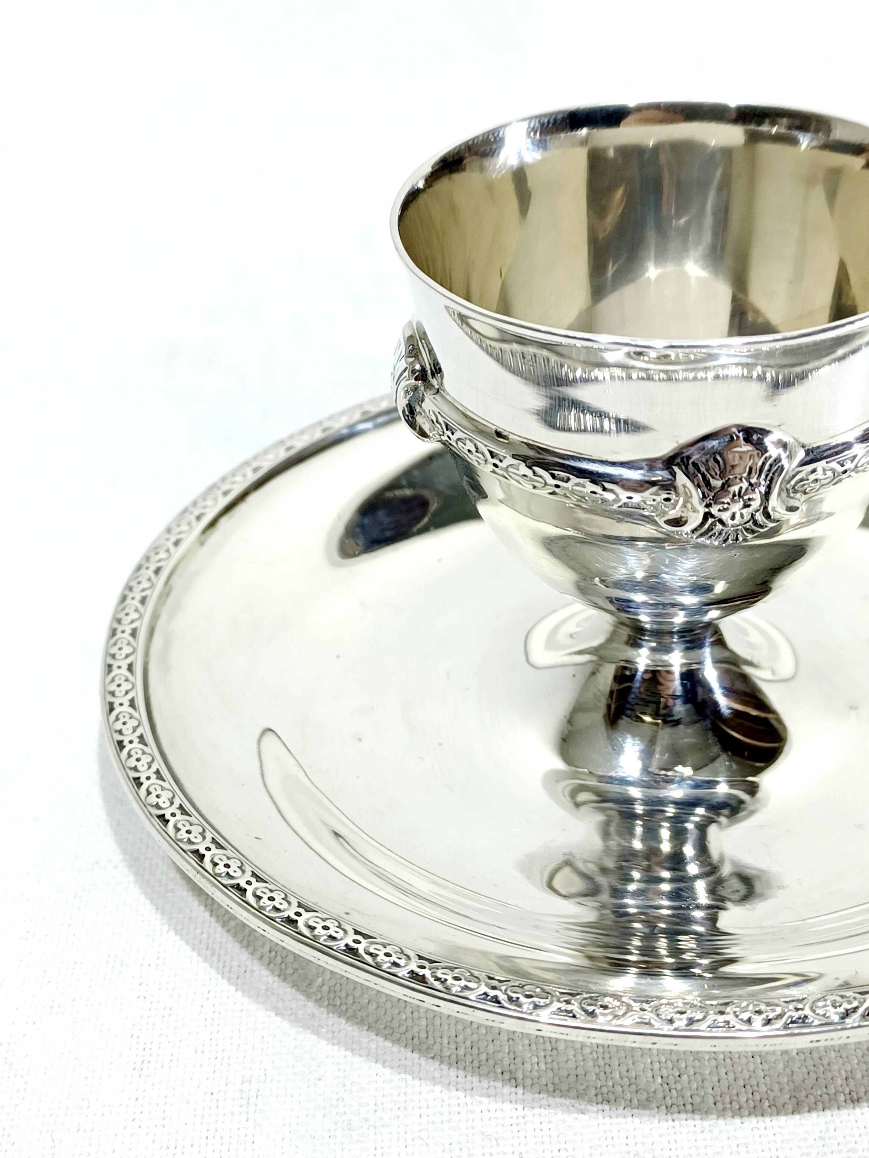 England - Solid silver egg cup