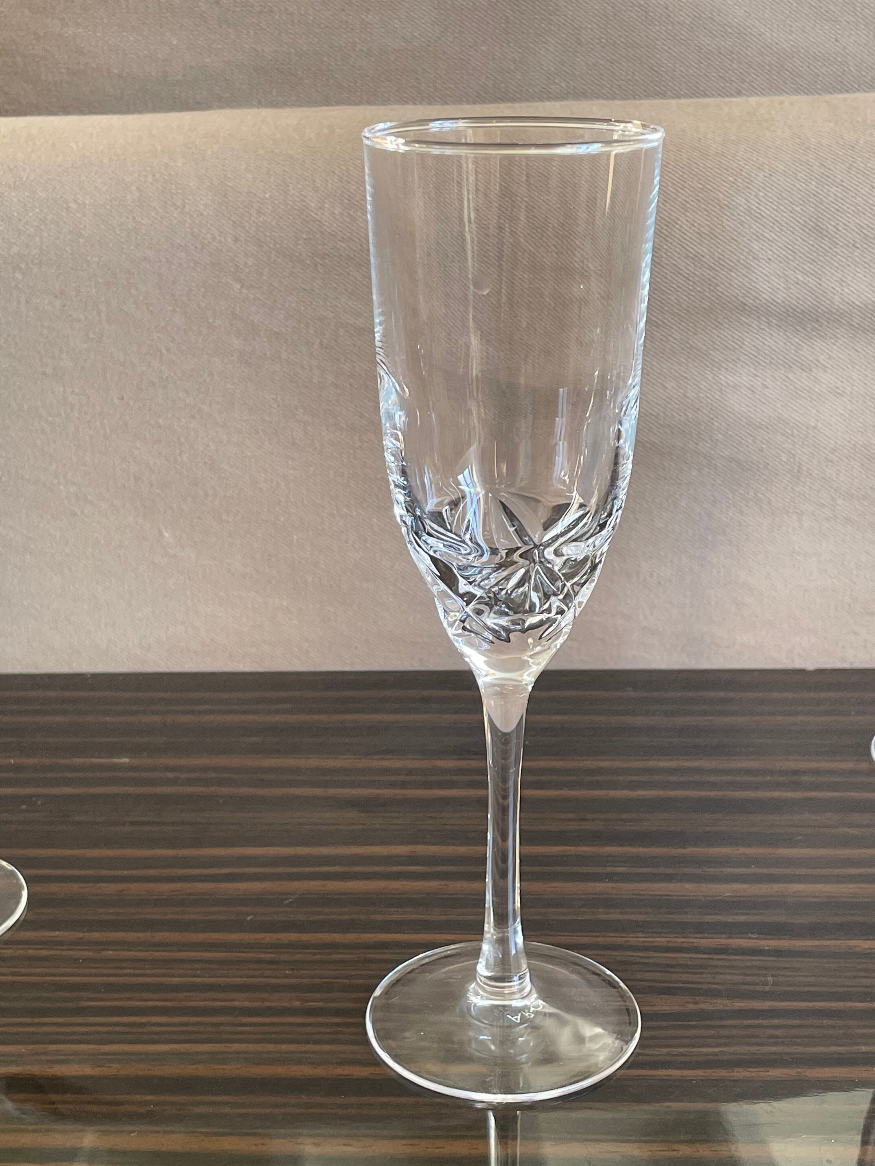 4 champagne flutes arc France h 21 cm vintage