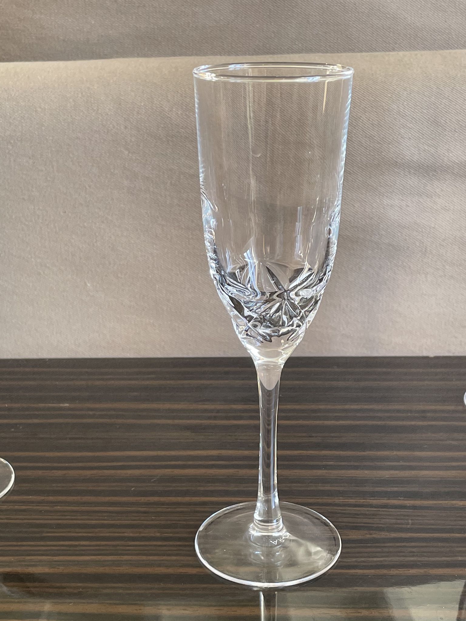4 champagne flutes arc France h 21 cm vintage