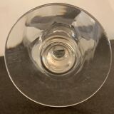 8 verres anciens, soufflés, à vin, à pied, en cristal taillé Baccarat, XIXème