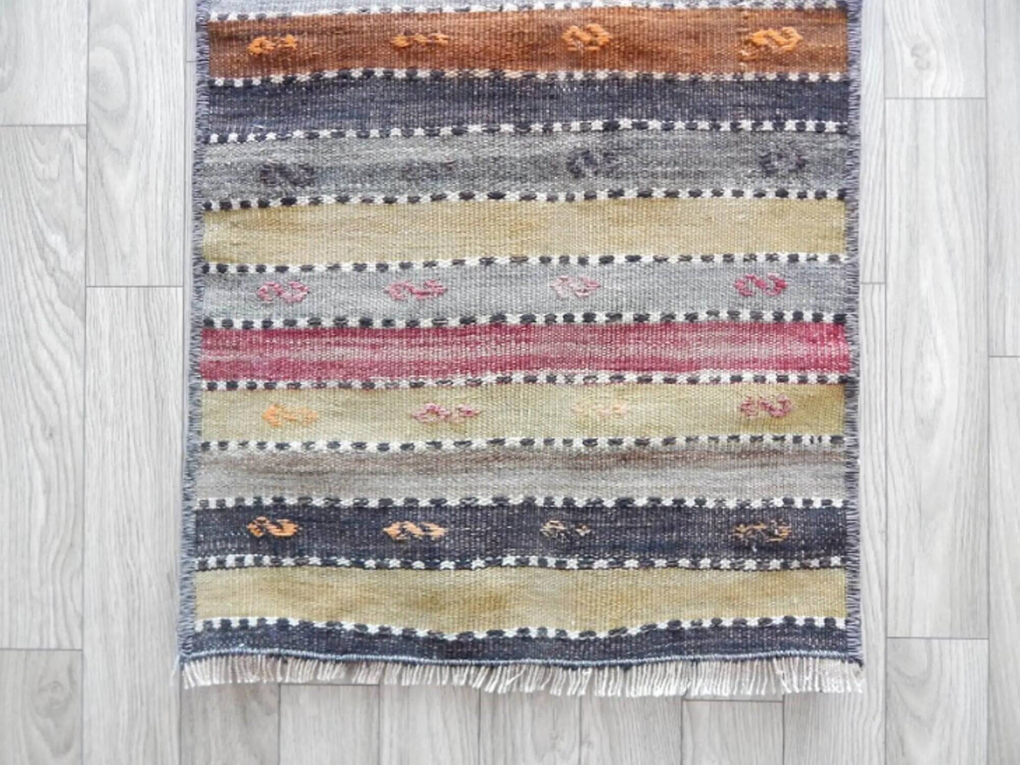 Vintage Turkish hallway rug 41x85 cm