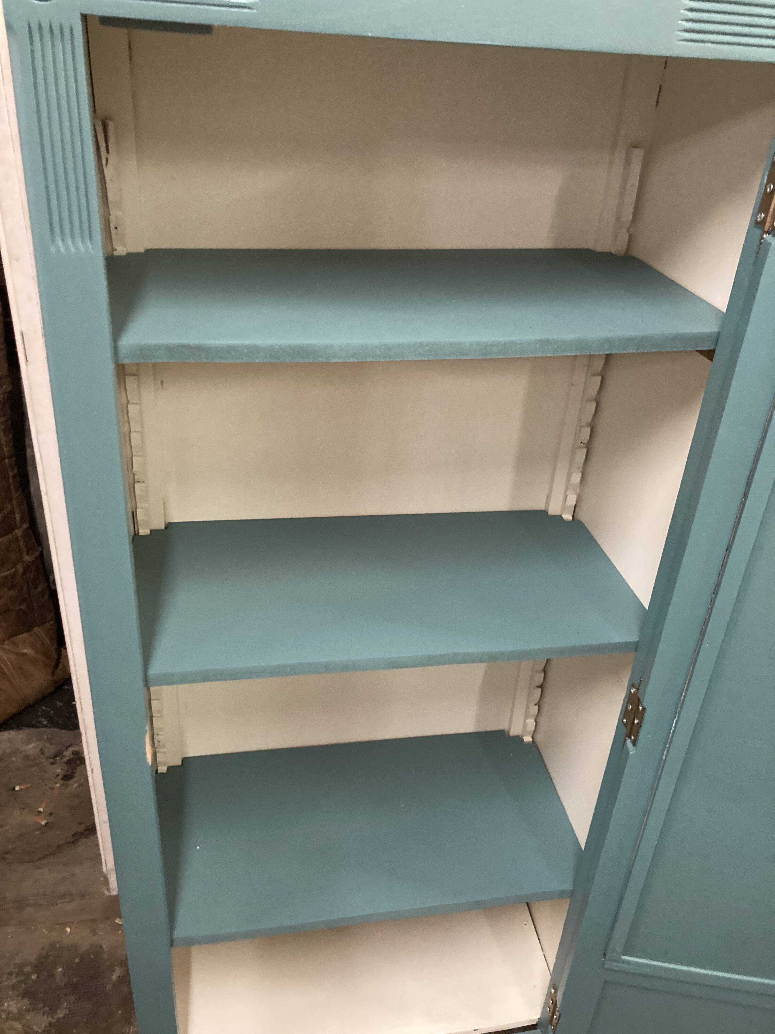 Wardrobe parisenne cannage vintage