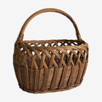 Panier en osier tressé