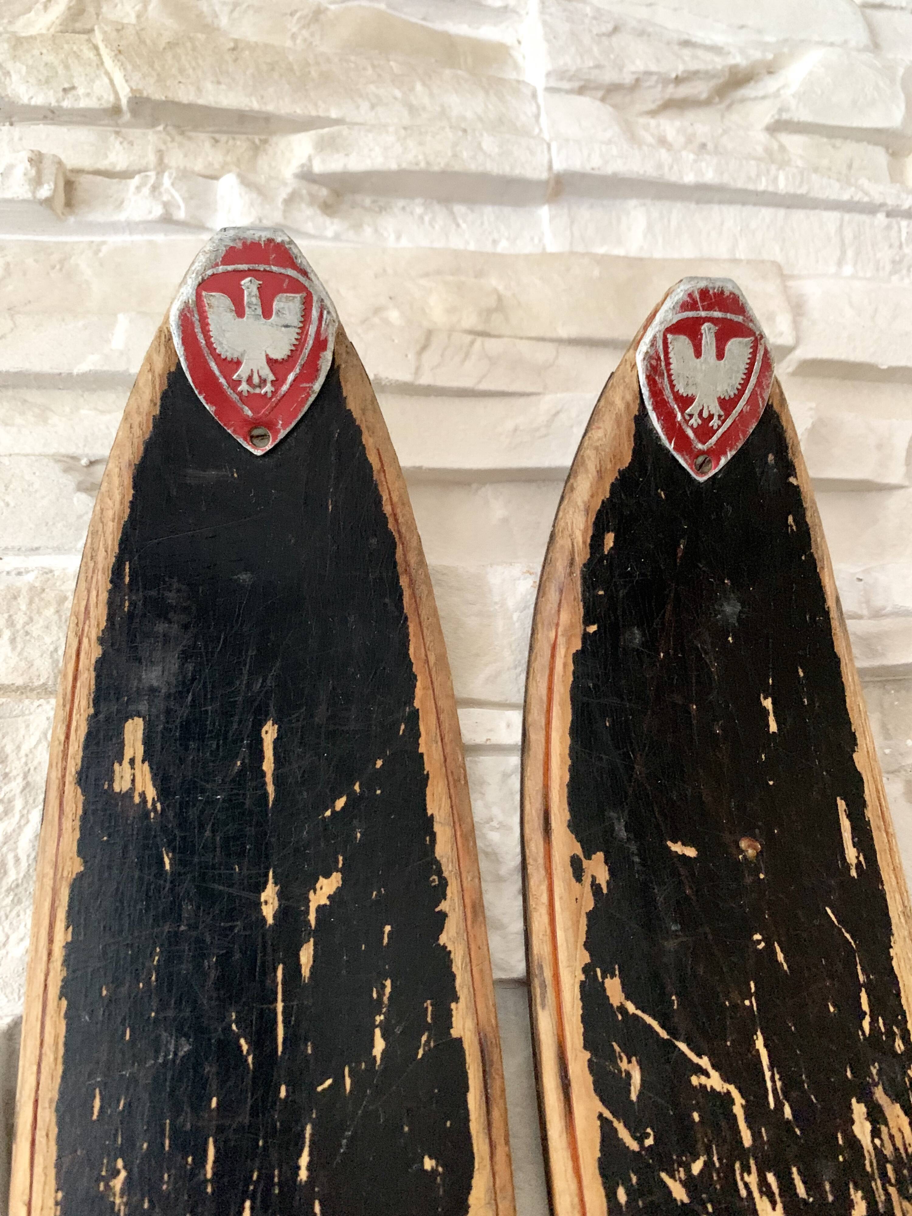 Paire de ski vintage en bois