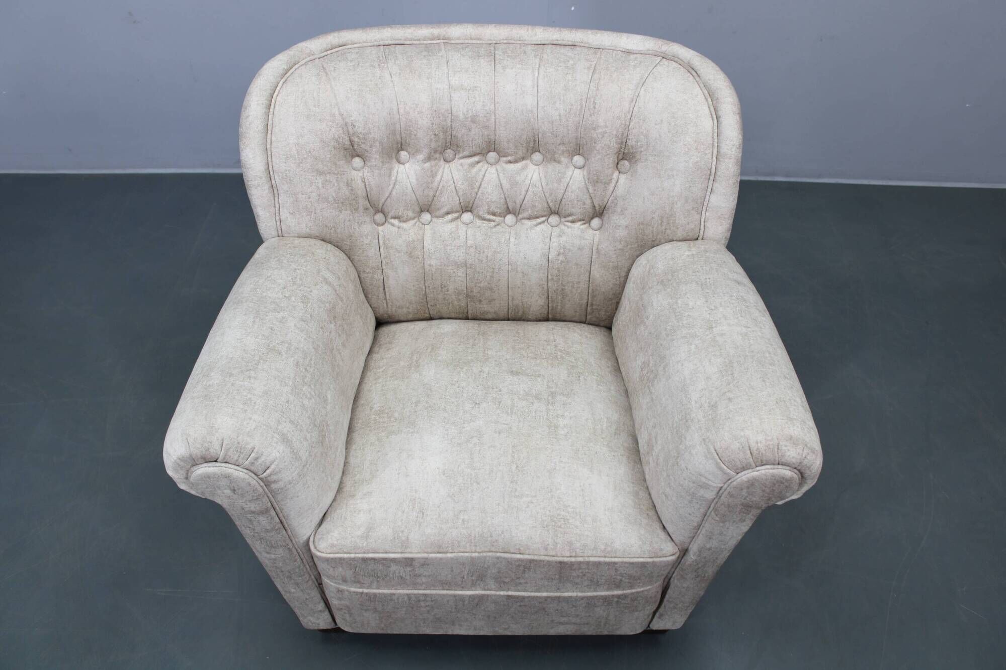 Pair of Art Deco club armchairs, Czechoslovakia, 1940s