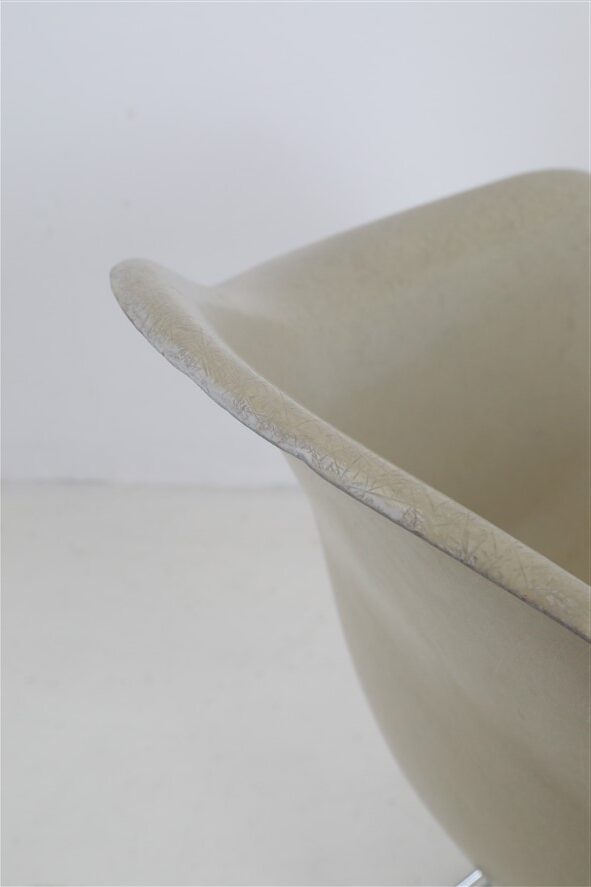 Rare Herman Miller / Charles & Ray Eames “LAR” fiberglass armchair on “Cat’s Cradle Base” / 1950s-1960s