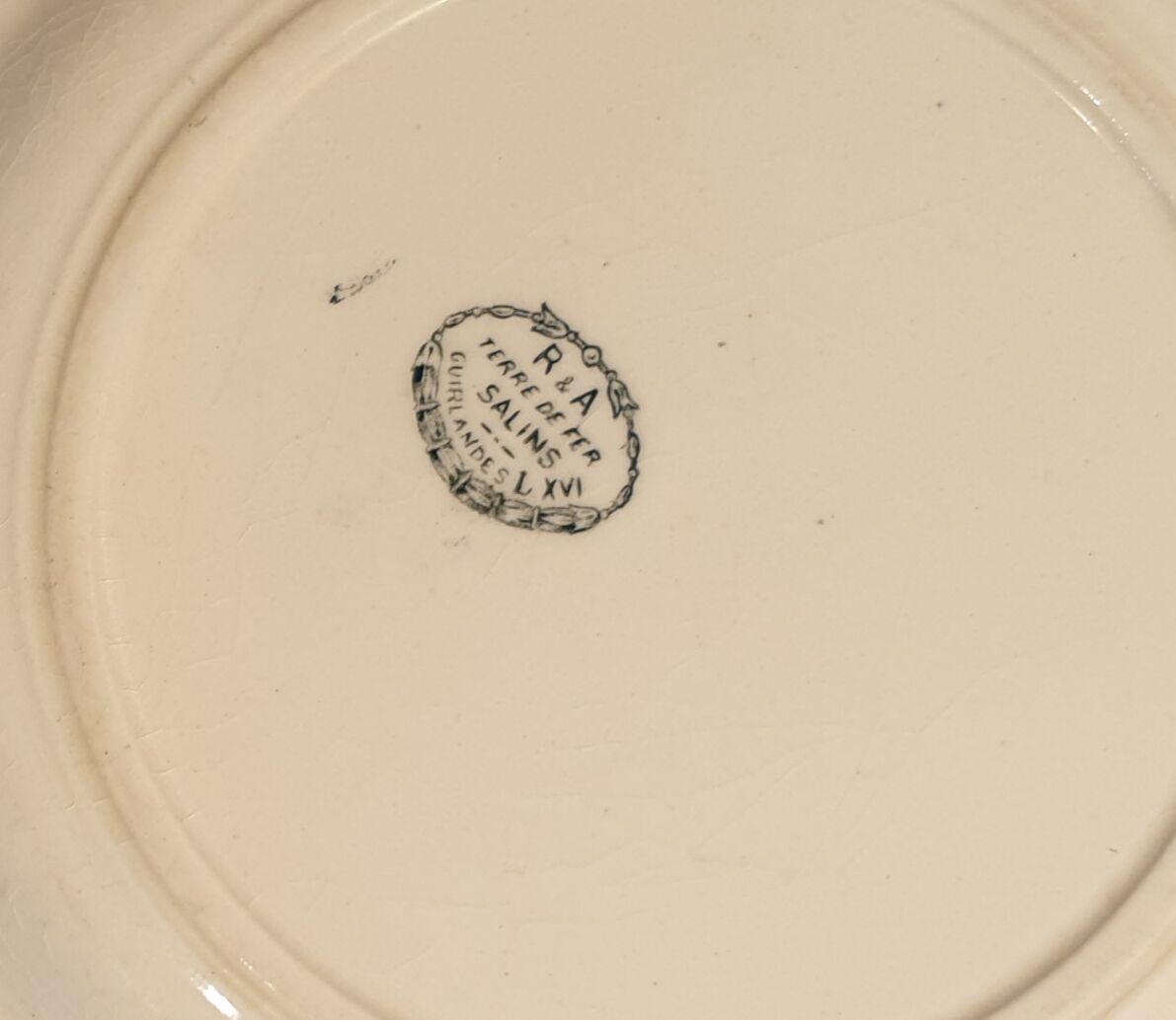 Flat plates iron earth Salins