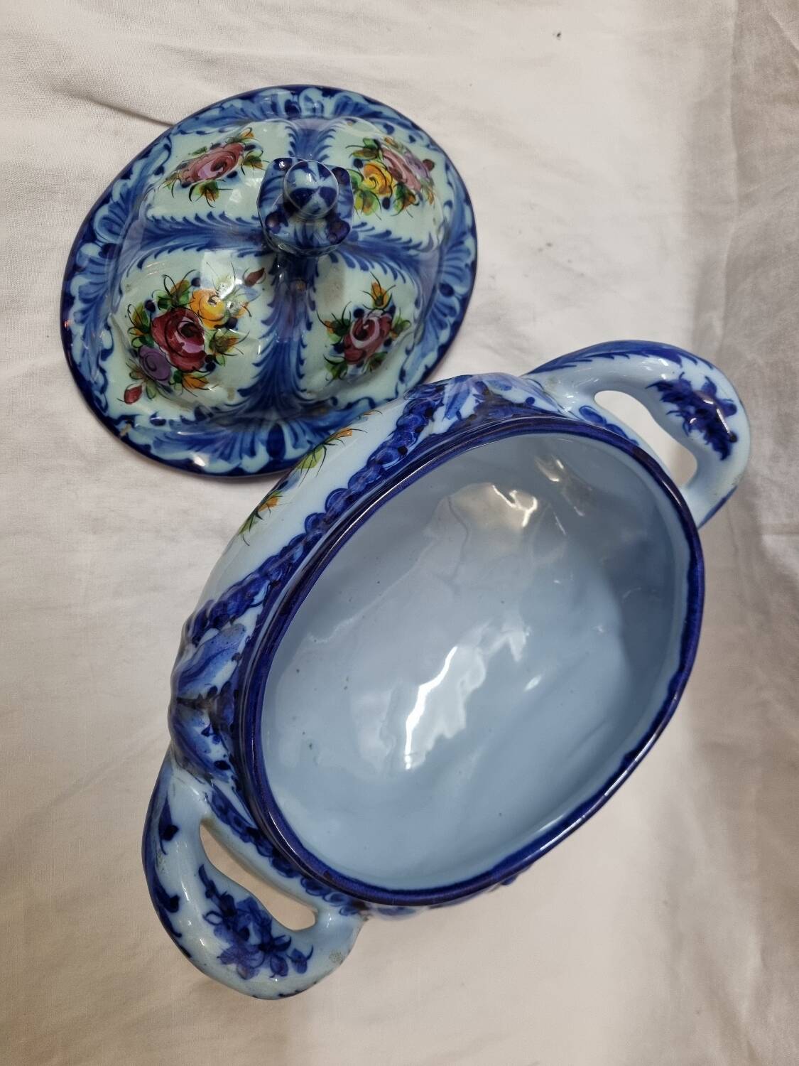 Vestal Alcobaça tureen, Portugal 1970