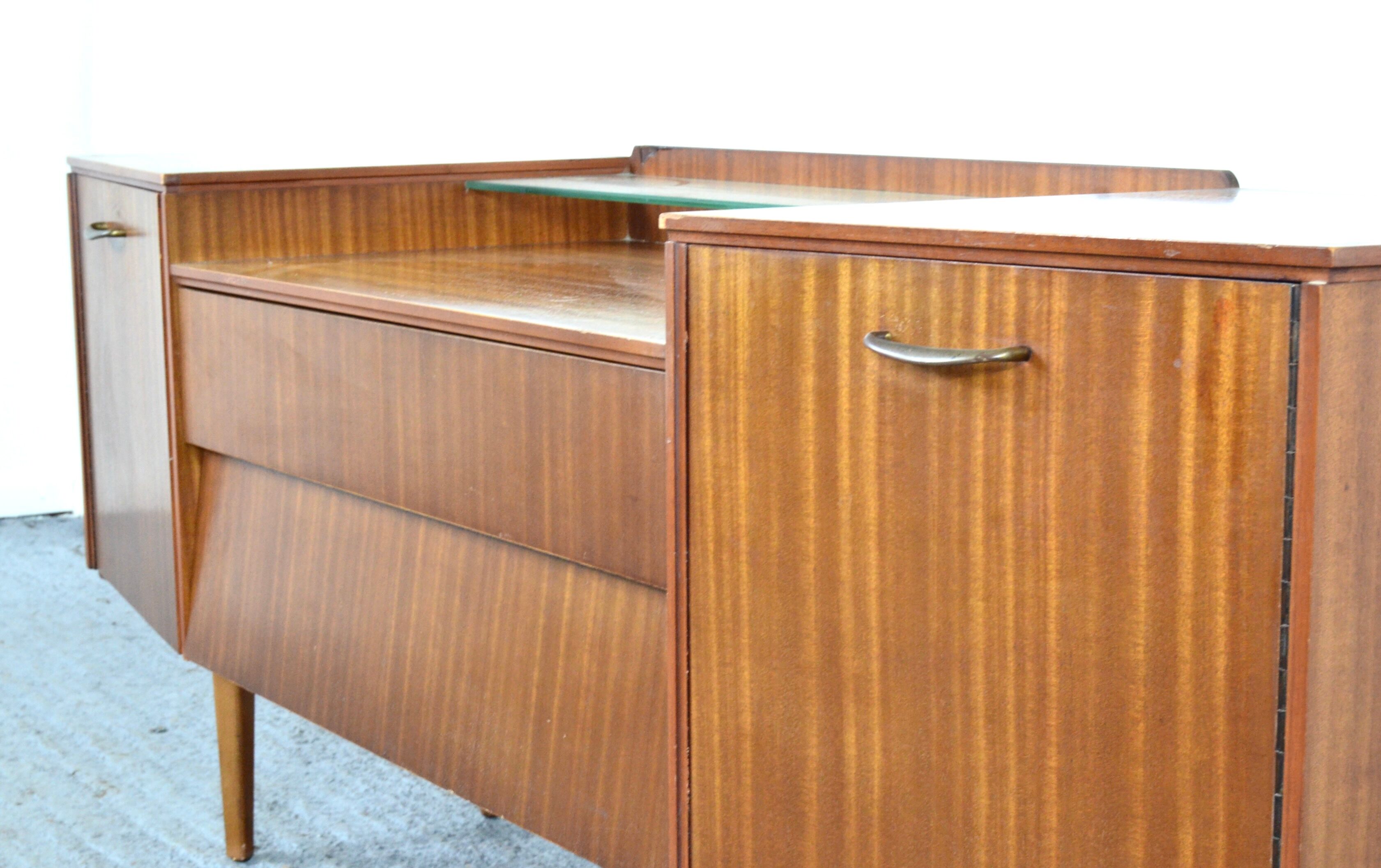 Avalon buffet in Teak and Glass