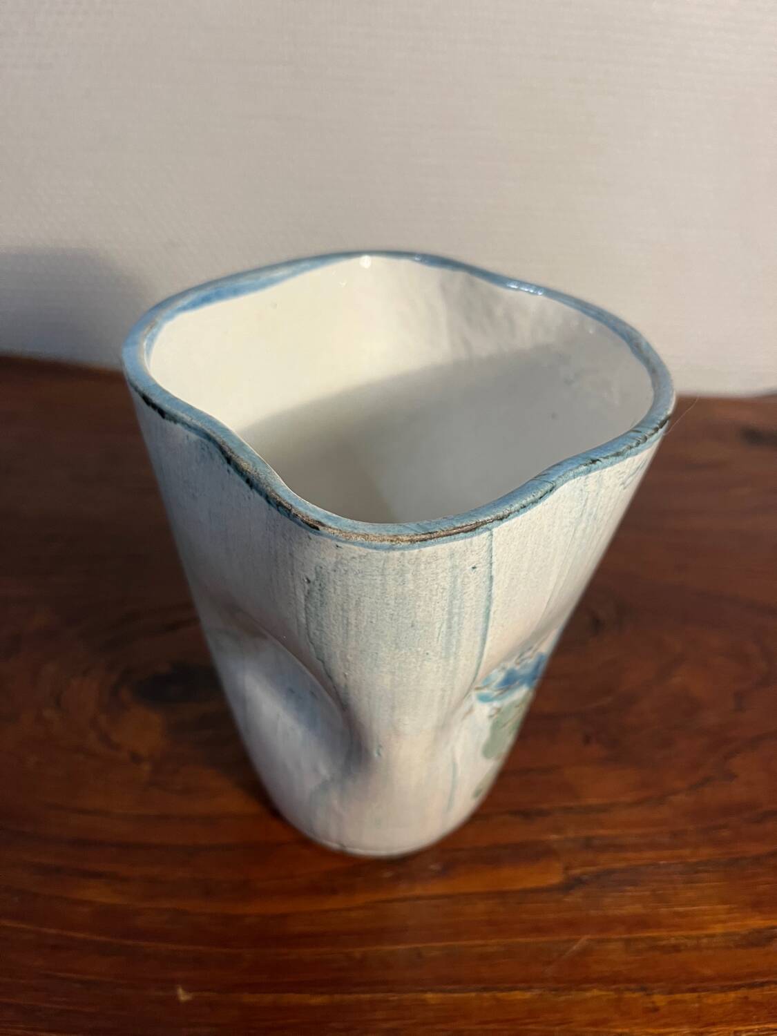 Ceramic vase honored Camos Vallauris