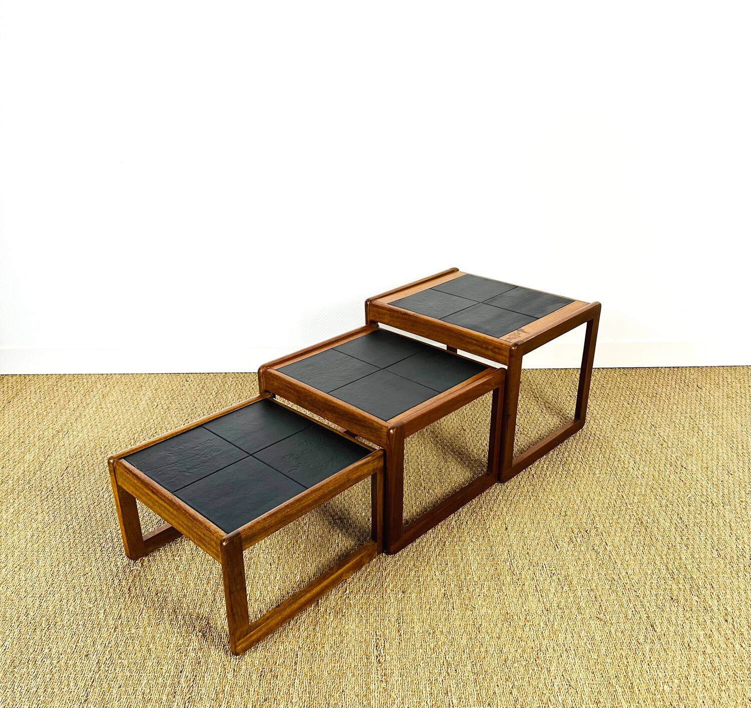 Vintage 1960 nesting coffee table