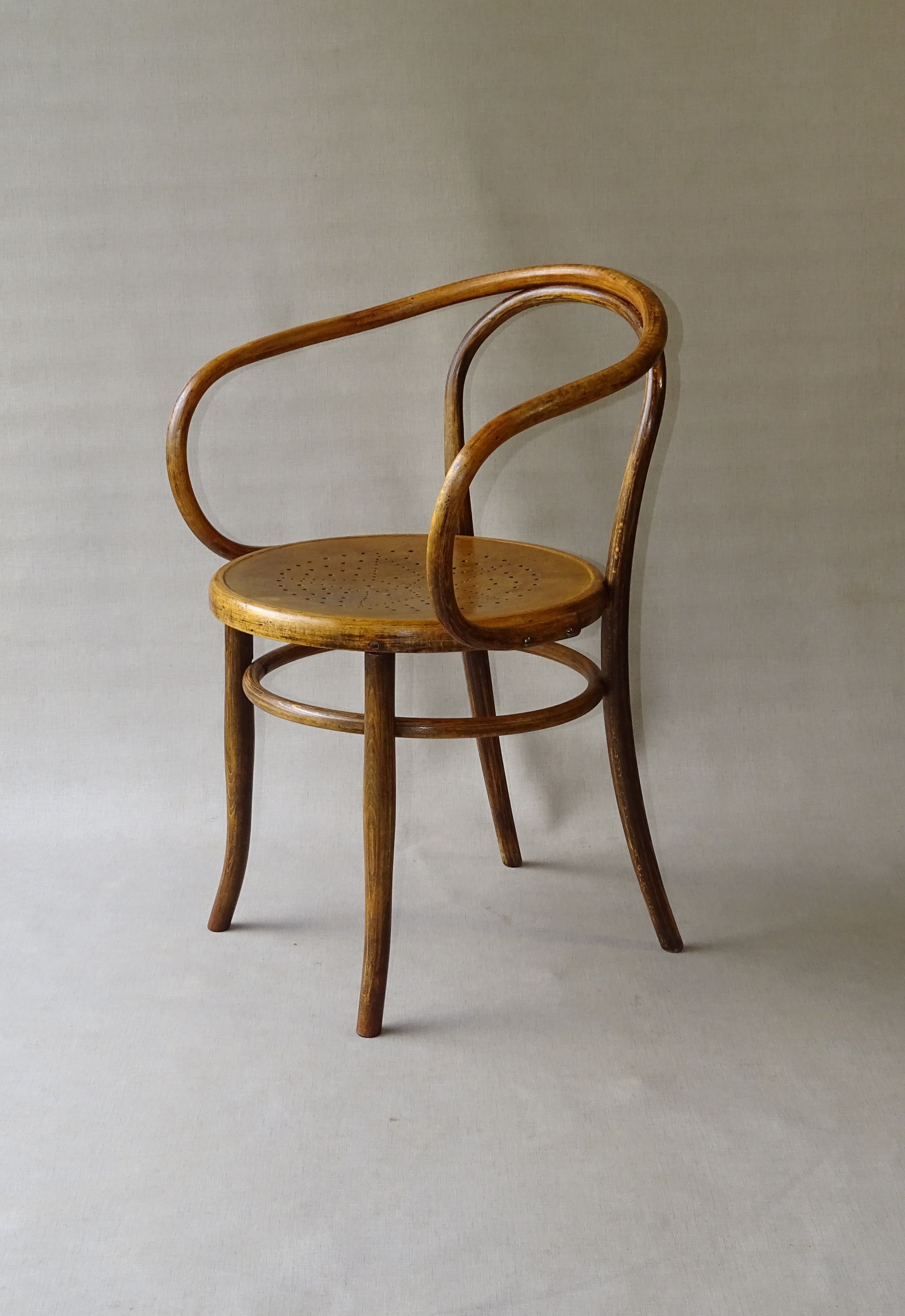 Armchair Le Corbusier by Fischel 1915 seat wood Etoile
