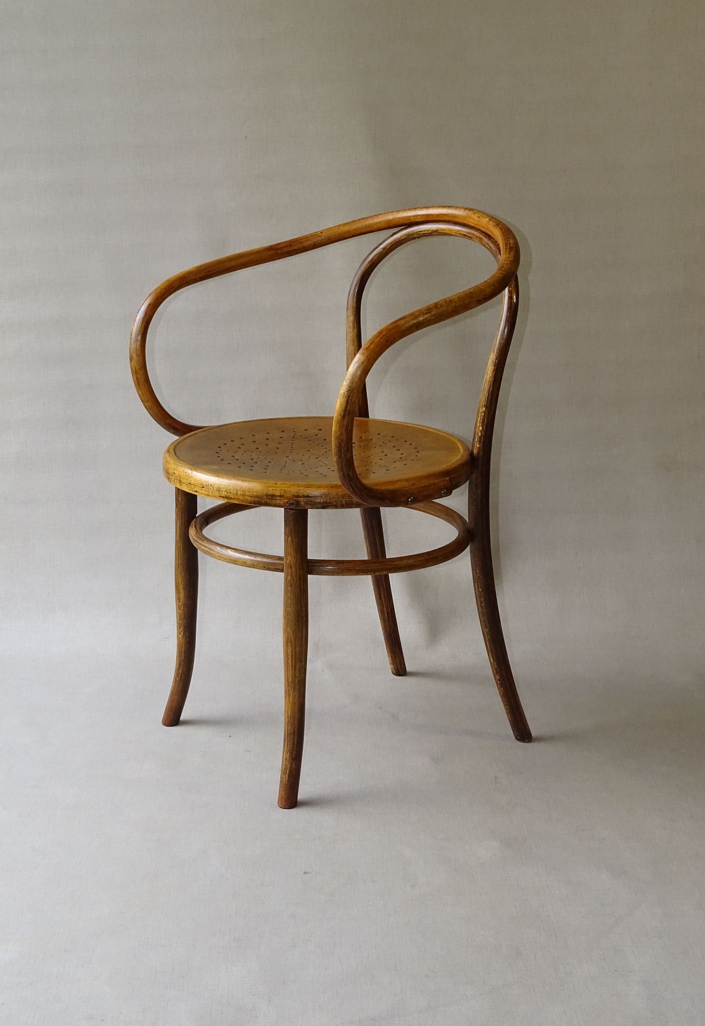 Armchair Le Corbusier by Fischel 1915 seat wood Etoile