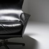 Fauteuil Cab 423 en cuir noir par Mario Bellini pour Cassina