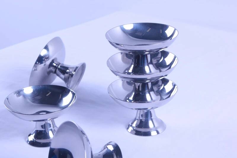 Set of 6 vintage stainless steel ice cream bowls