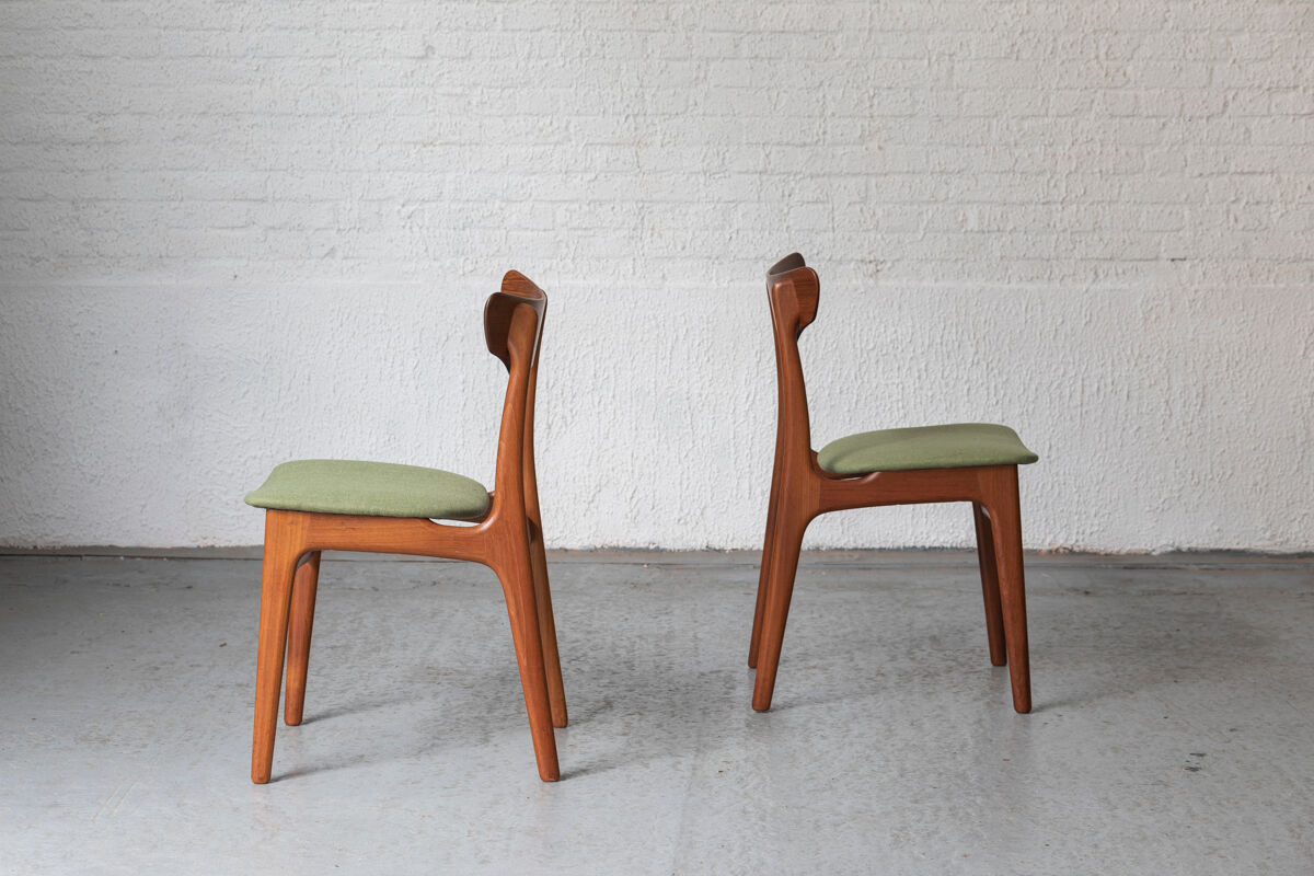 Set of 4 dining chairs by Schiønning & Elgaard with green seat