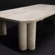 Table basse en travertin de l'éditeur italien Up&Up.