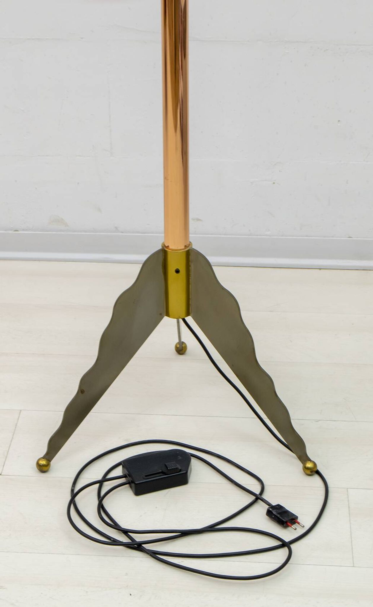 Relco Milano Modernist Italian Murano Glass and Brass Floor Lamp, 1980s