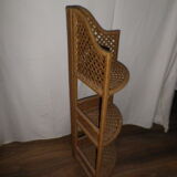 Wood corner shelf and string