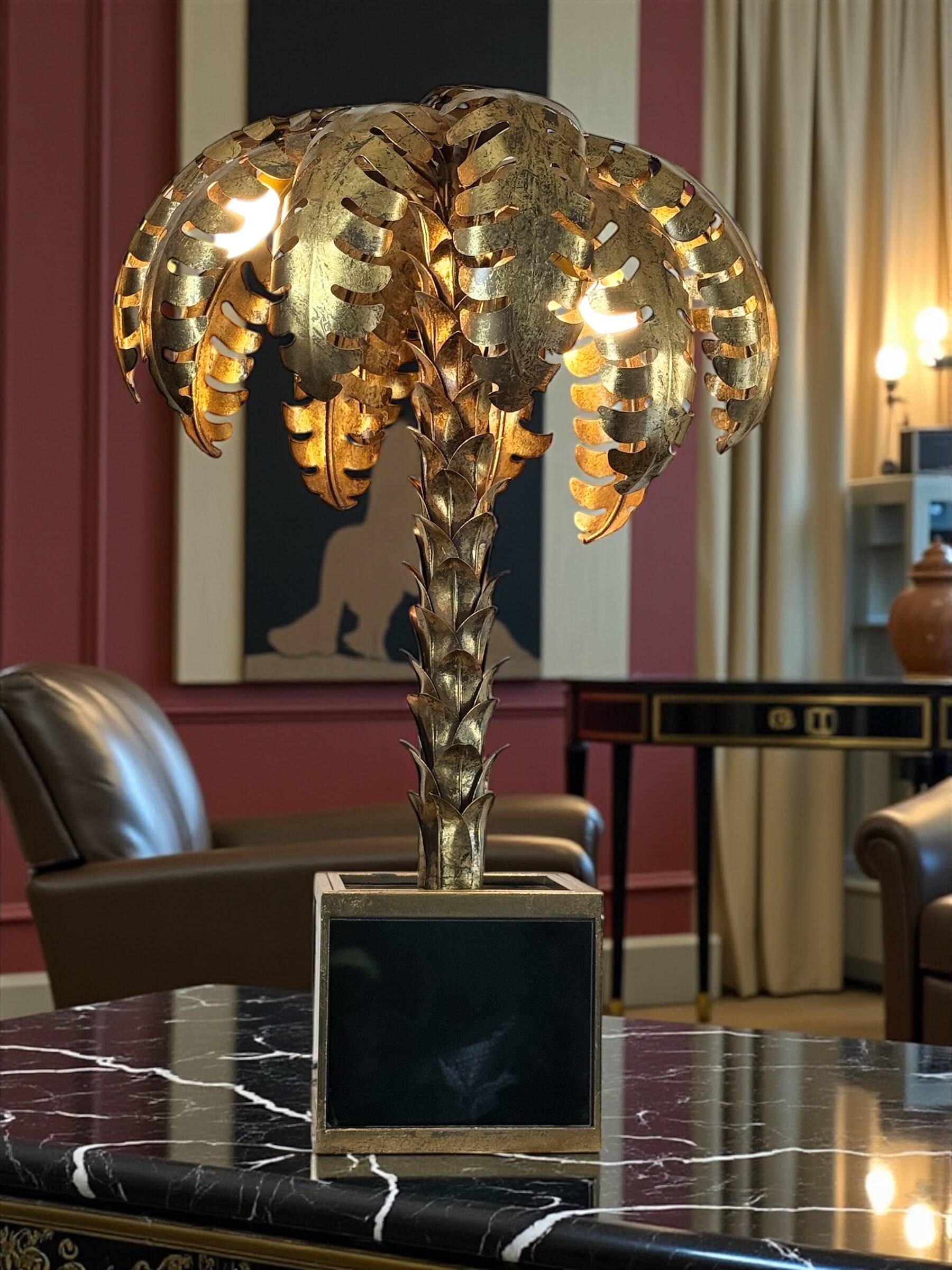 Lampe palmier en metal doré avec socle en plaque de verre style année 70