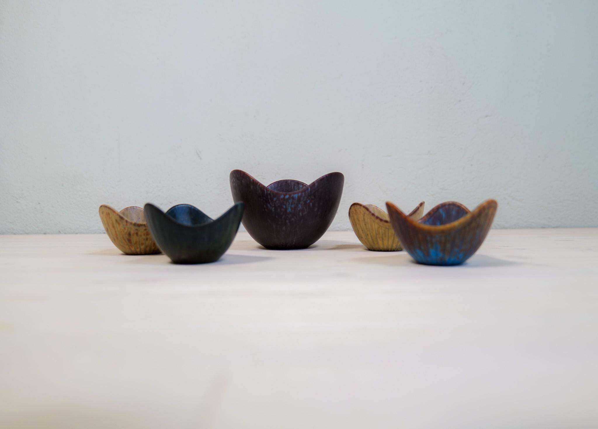Mid-Century Modern Set of 5 Bowls Rörstrand Gunnar Nylund, Sweden, 1950s