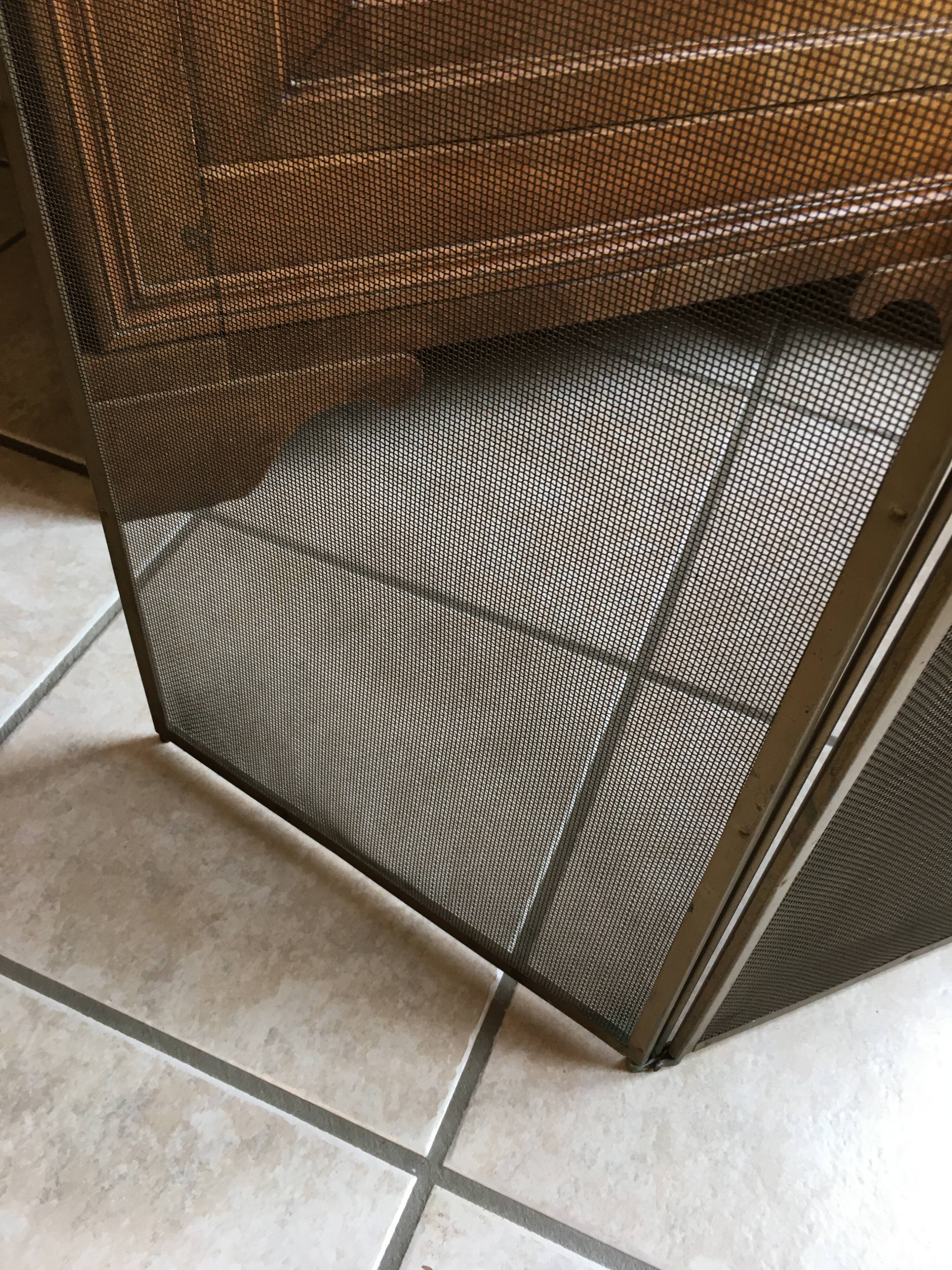 3-shuttered fire pare