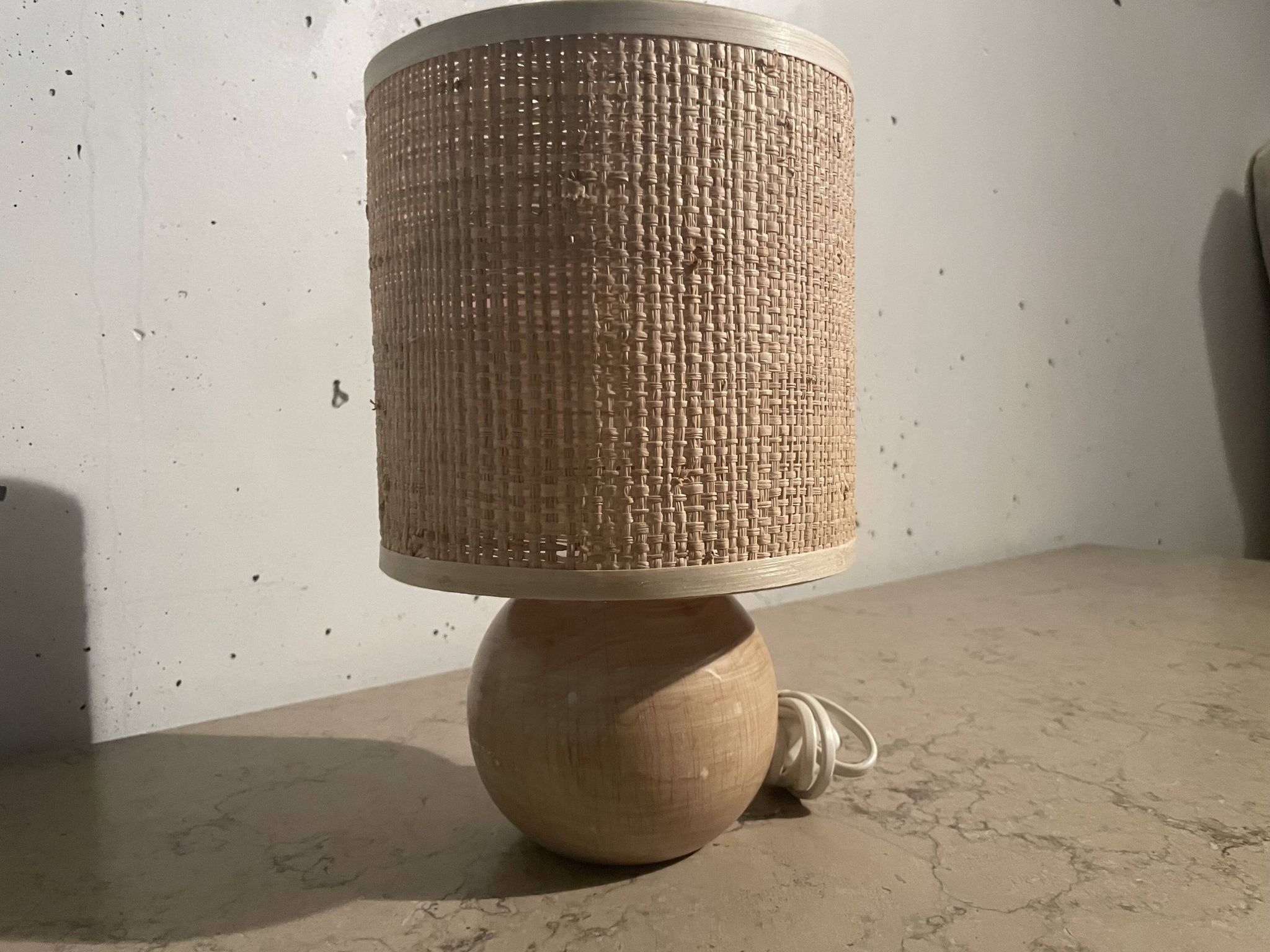 Lampe boule en bois