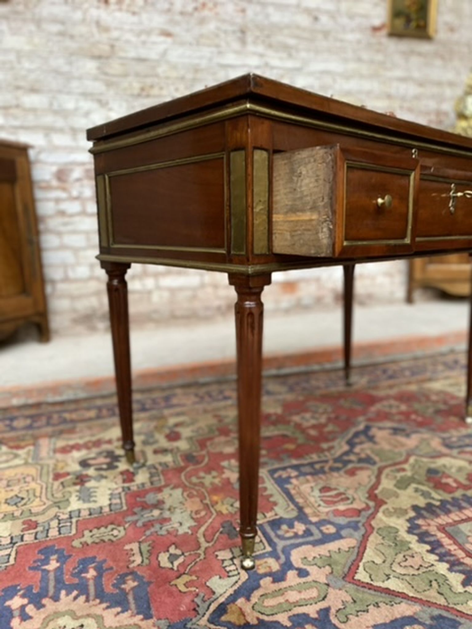 Mahogany dressing table for men stamped Roussens J. I Louis XVI period, 18th century